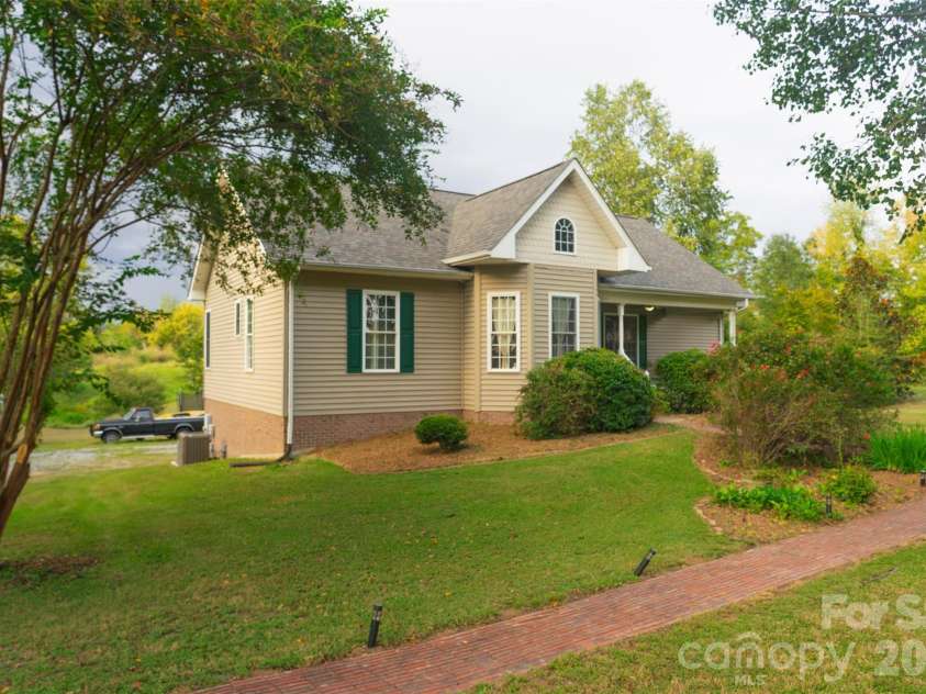 155 4th Avenue, Catawba, NC 28609.  MLS# CAR4427826, YatesRealty ID 53221. 