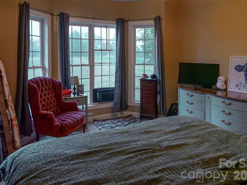 155 4th Avenue, Catawba, NC 28609.  MLS# CAR4427826, YatesRealty ID 53221. 