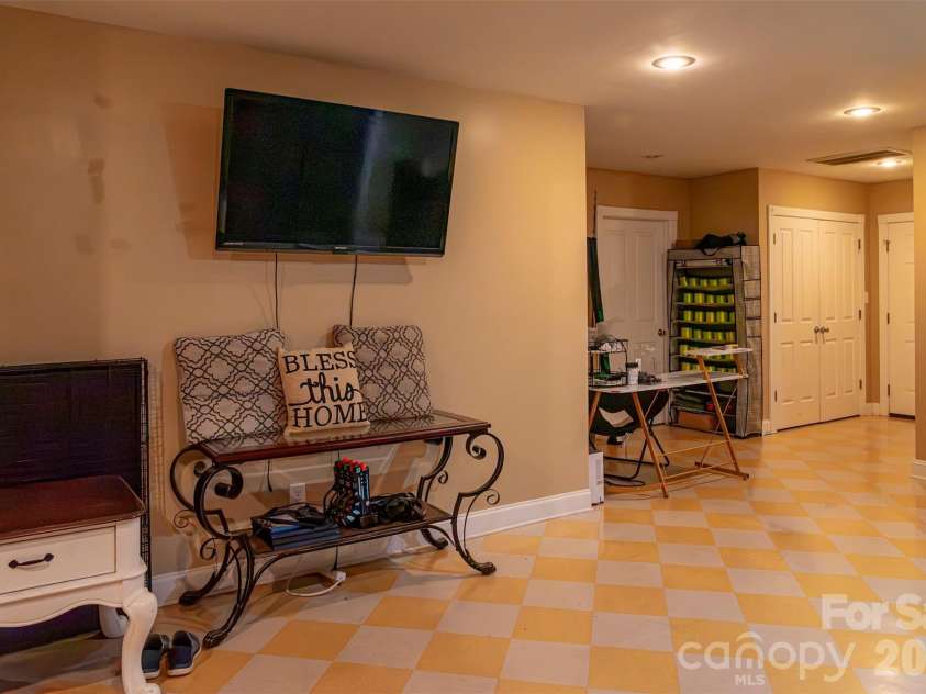155 4th Avenue, Catawba, NC 28609.  MLS# CAR4427826, YatesRealty ID 53221. 