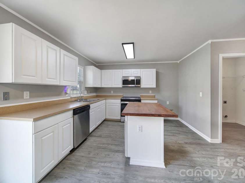 5228 Moonlight Trail, Concord, NC 28025.  MLS# CAR4425207, YatesRealty ID 53223. 