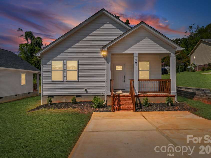 301 Long Street, East Spencer, NC 28039.  MLS# CAR4424524, YatesRealty ID 53224. 