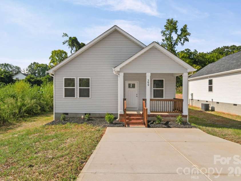 299 Long Street, East Spencer, NC 28039.  MLS# CAR4424473, YatesRealty ID 53225. 