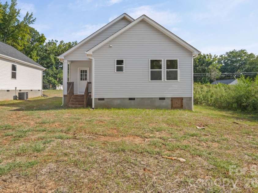 299 Long Street, East Spencer, NC 28039.  MLS# CAR4424473, YatesRealty ID 53225. 