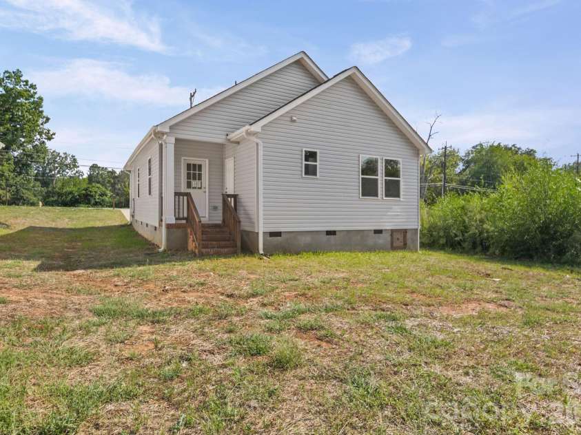 299 Long Street, East Spencer, NC 28039.  MLS# CAR4424473, YatesRealty ID 53225. 