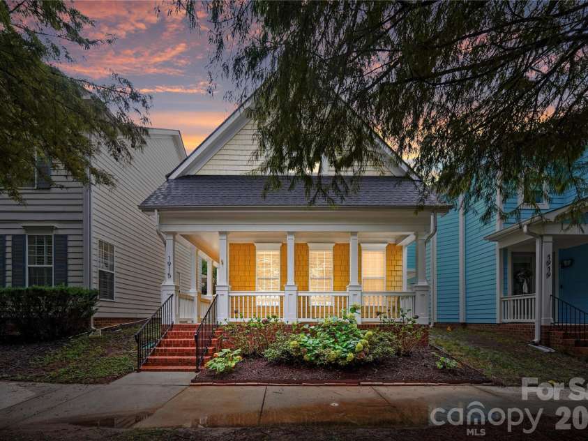 1915 Lela Avenue, Charlotte, NC 28208.  MLS# CAR4428467, YatesRealty ID 53229. 