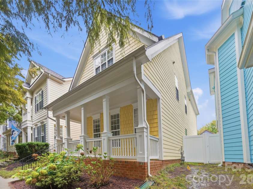 1915 Lela Avenue, Charlotte, NC 28208.  MLS# CAR4428467, YatesRealty ID 53229. 