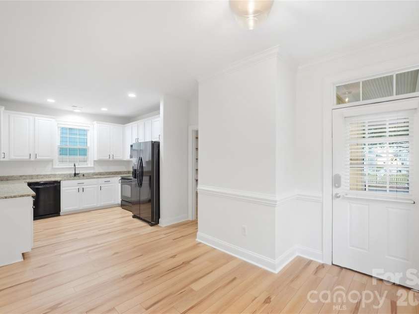1915 Lela Avenue, Charlotte, NC 28208.  MLS# CAR4428467, YatesRealty ID 53229. 