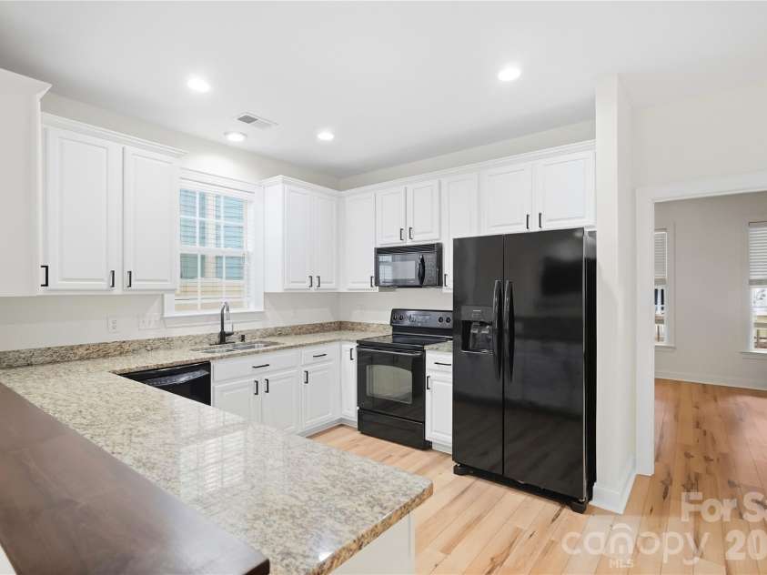 1915 Lela Avenue, Charlotte, NC 28208.  MLS# CAR4428467, YatesRealty ID 53229. 