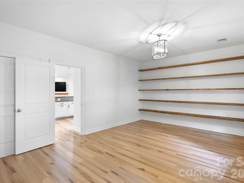 1915 Lela Avenue, Charlotte, NC 28208.  MLS# CAR4428467, YatesRealty ID 53229. 