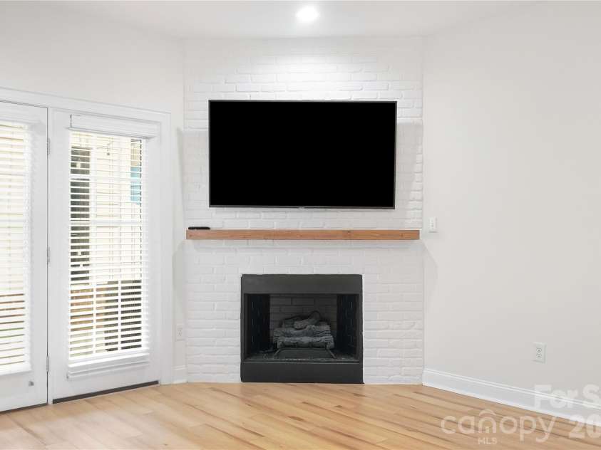 1915 Lela Avenue, Charlotte, NC 28208.  MLS# CAR4428467, YatesRealty ID 53229. 