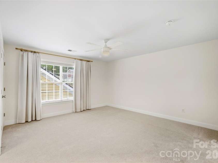 1915 Lela Avenue, Charlotte, NC 28208.  MLS# CAR4428467, YatesRealty ID 53229. 
