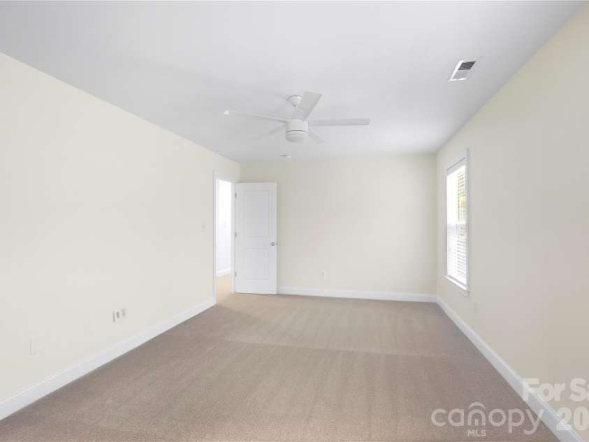 1915 Lela Avenue, Charlotte, NC 28208.  MLS# CAR4428467, YatesRealty ID 53229. 
