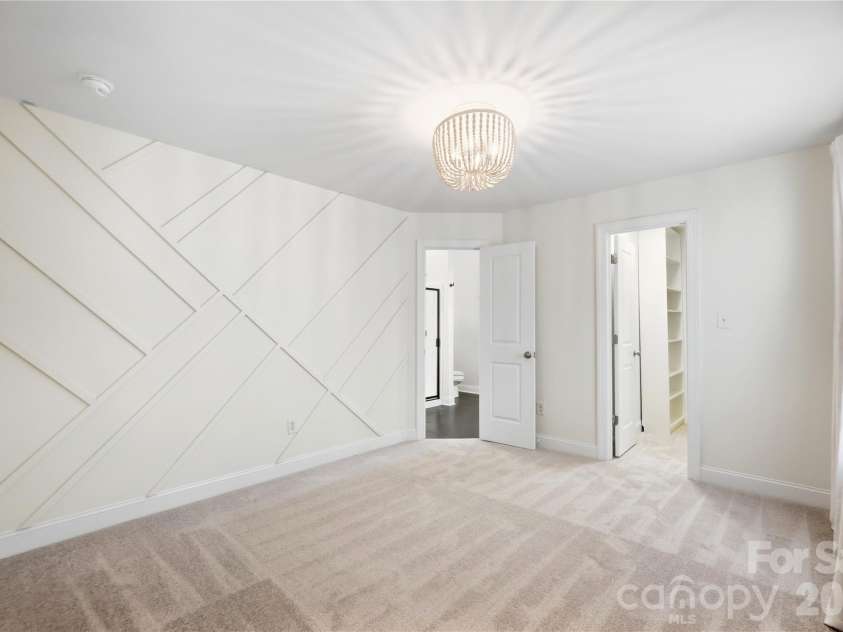 1915 Lela Avenue, Charlotte, NC 28208.  MLS# CAR4428467, YatesRealty ID 53229. 