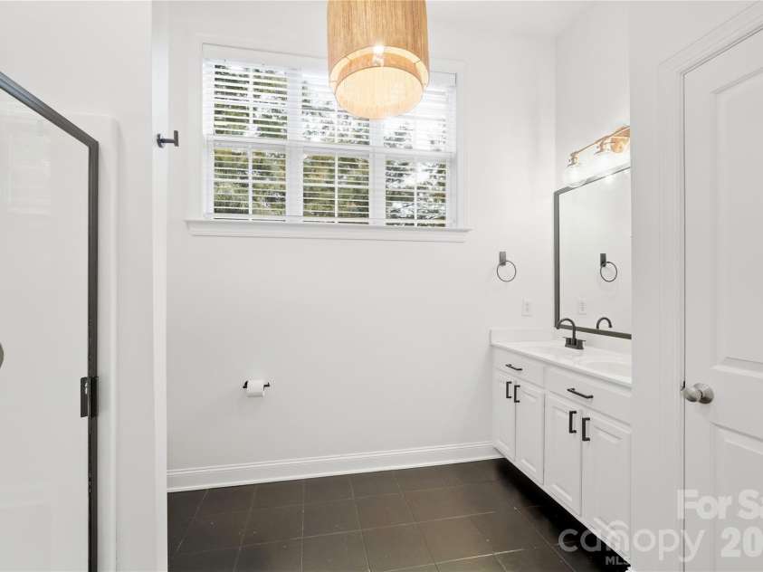 1915 Lela Avenue, Charlotte, NC 28208.  MLS# CAR4428467, YatesRealty ID 53229. 