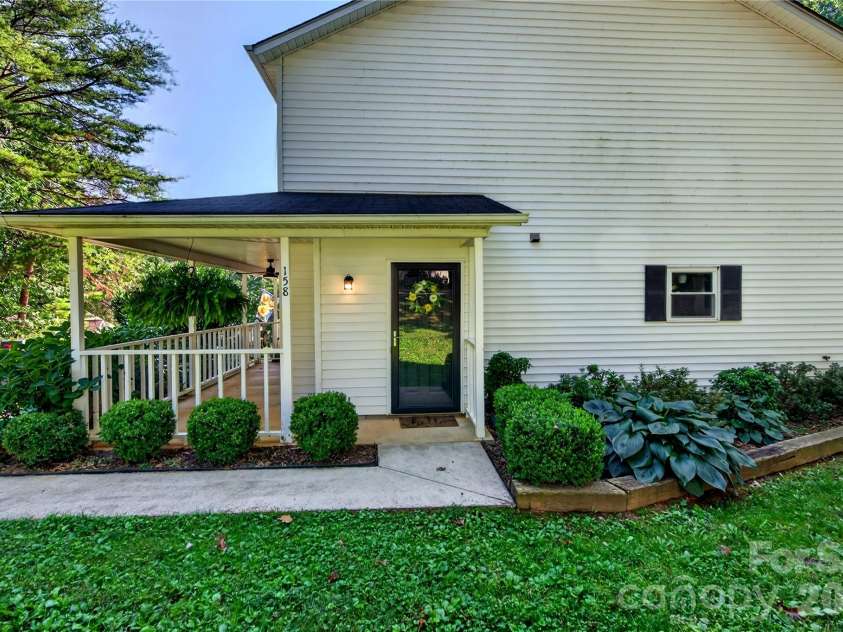 158 Rocking Porch Ridge, Asheville, NC 28805.  MLS# CAR4427181, YatesRealty ID 53230. 