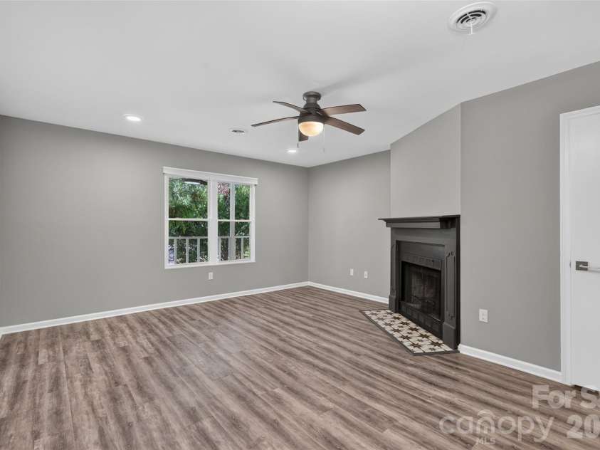 158 Rocking Porch Ridge, Asheville, NC 28805.  MLS# CAR4427181, YatesRealty ID 53230. 