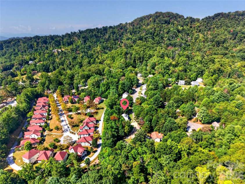 158 Rocking Porch Ridge, Asheville, NC 28805.  MLS# CAR4427181, YatesRealty ID 53230. 