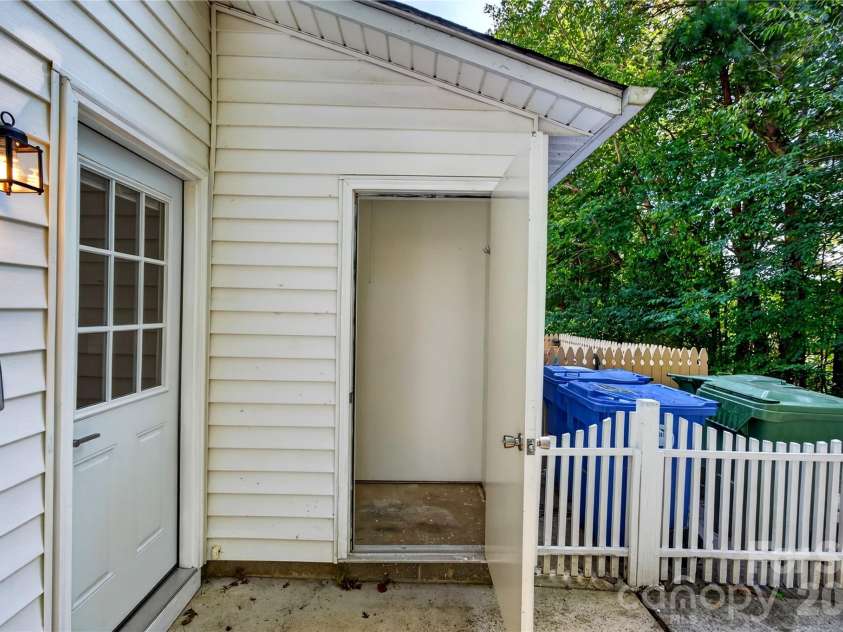 158 Rocking Porch Ridge, Asheville, NC 28805.  MLS# CAR4427181, YatesRealty ID 53230. 