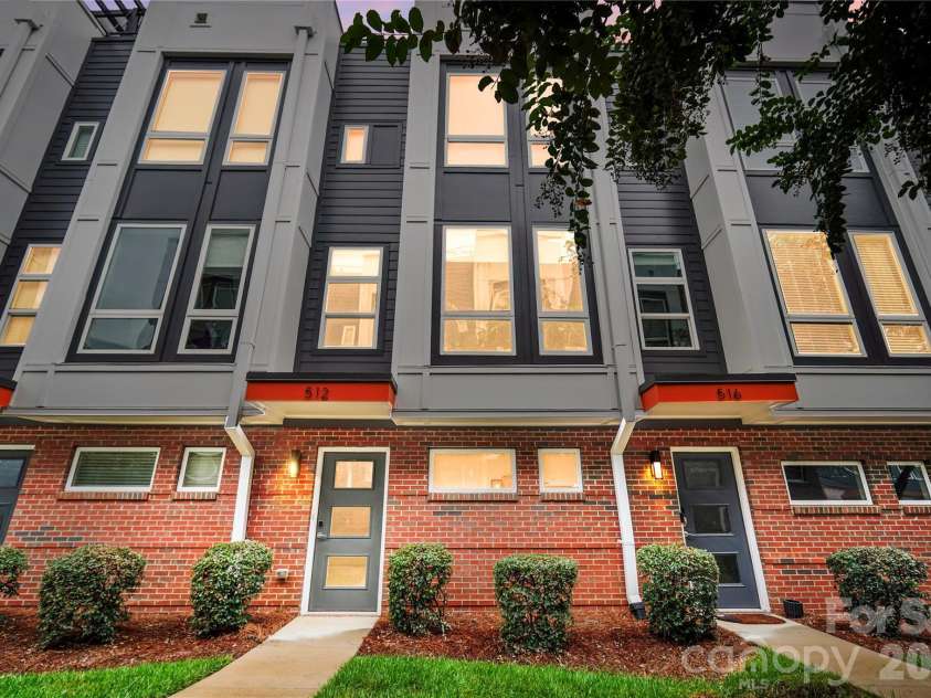 512 Sedgefield Park Drive, Charlotte, NC 28203.  MLS# CAR4428472, YatesRealty ID 53231. 