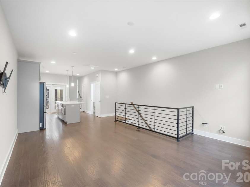 512 Sedgefield Park Drive, Charlotte, NC 28203.  MLS# CAR4428472, YatesRealty ID 53231. 