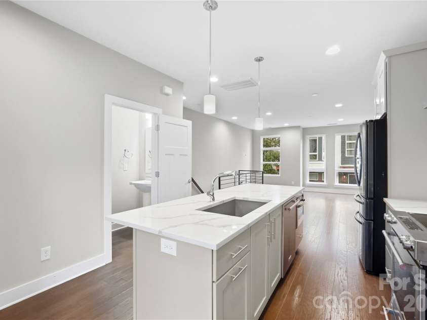 512 Sedgefield Park Drive, Charlotte, NC 28203.  MLS# CAR4428472, YatesRealty ID 53231. 