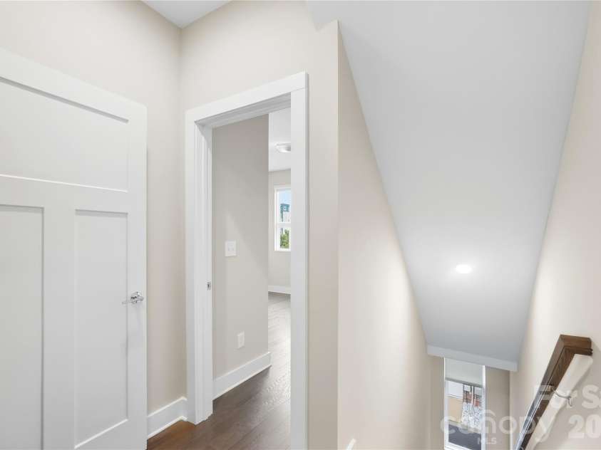 512 Sedgefield Park Drive, Charlotte, NC 28203.  MLS# CAR4428472, YatesRealty ID 53231. 