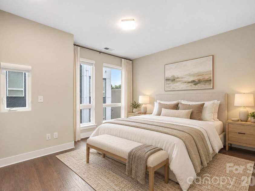 512 Sedgefield Park Drive, Charlotte, NC 28203.  MLS# CAR4428472, YatesRealty ID 53231. Virtually staged photo