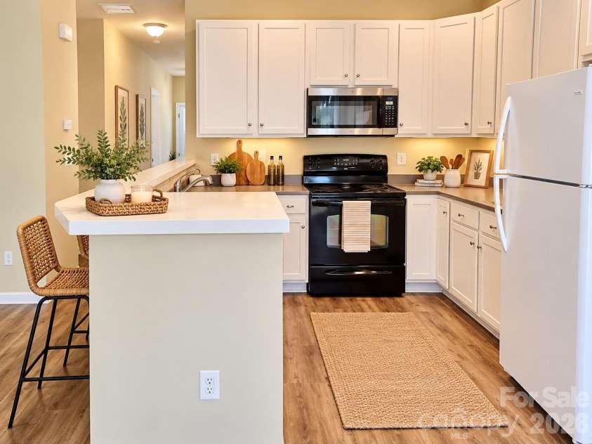 15457 Tully House Court, Charlotte, NC 28277.  MLS# CAR4428665, YatesRealty ID 53232. Virtually Staged