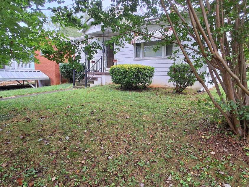 48 Westgate Road, Asheville, NC 28806.  MLS# CAR4428821, YatesRealty ID 53233. 