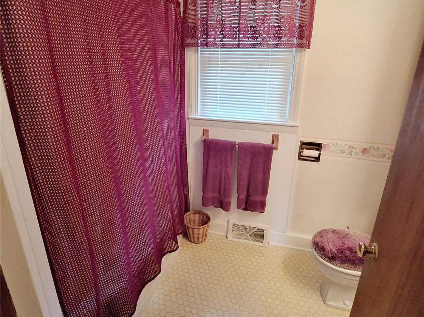 48 Westgate Road, Asheville, NC 28806.  MLS# CAR4428821, YatesRealty ID 53233. 
