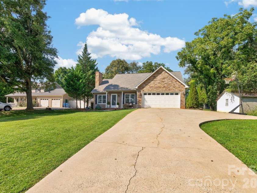 2 Hunters Creek Lane, Granite Falls, NC 28630.  MLS# CAR4420856, YatesRealty ID 53234. 