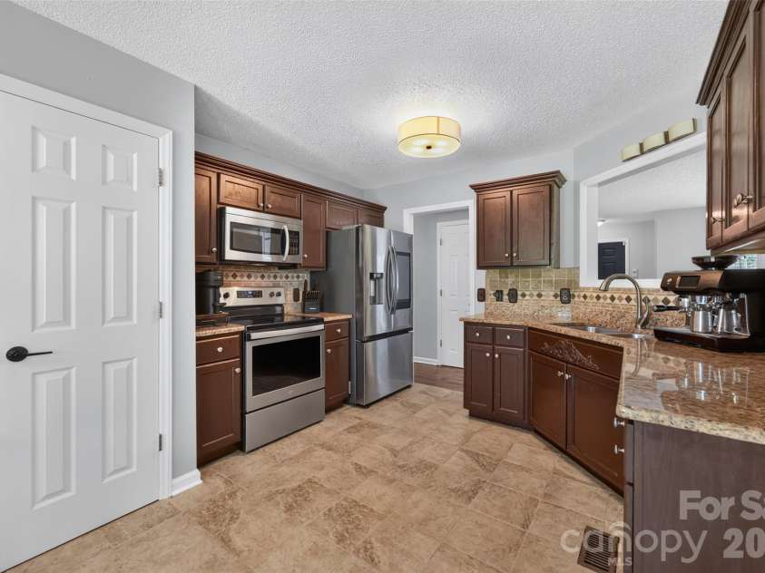 2 Hunters Creek Lane, Granite Falls, NC 28630.  MLS# CAR4420856, YatesRealty ID 53234. 