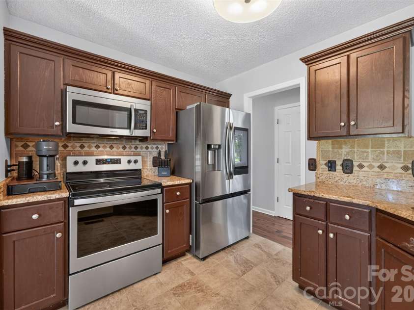 2 Hunters Creek Lane, Granite Falls, NC 28630.  MLS# CAR4420856, YatesRealty ID 53234. 