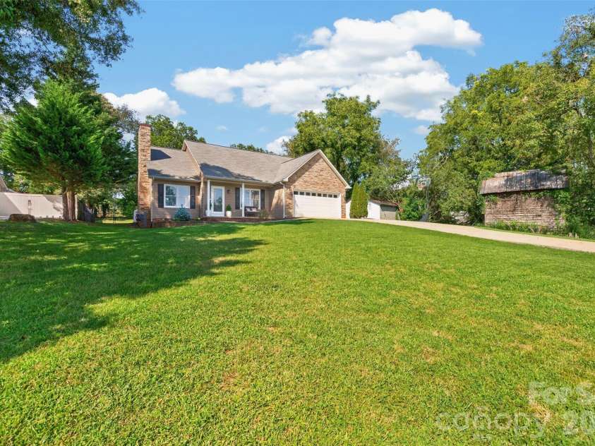 2 Hunters Creek Lane, Granite Falls, NC 28630.  MLS# CAR4420856, YatesRealty ID 53234. 