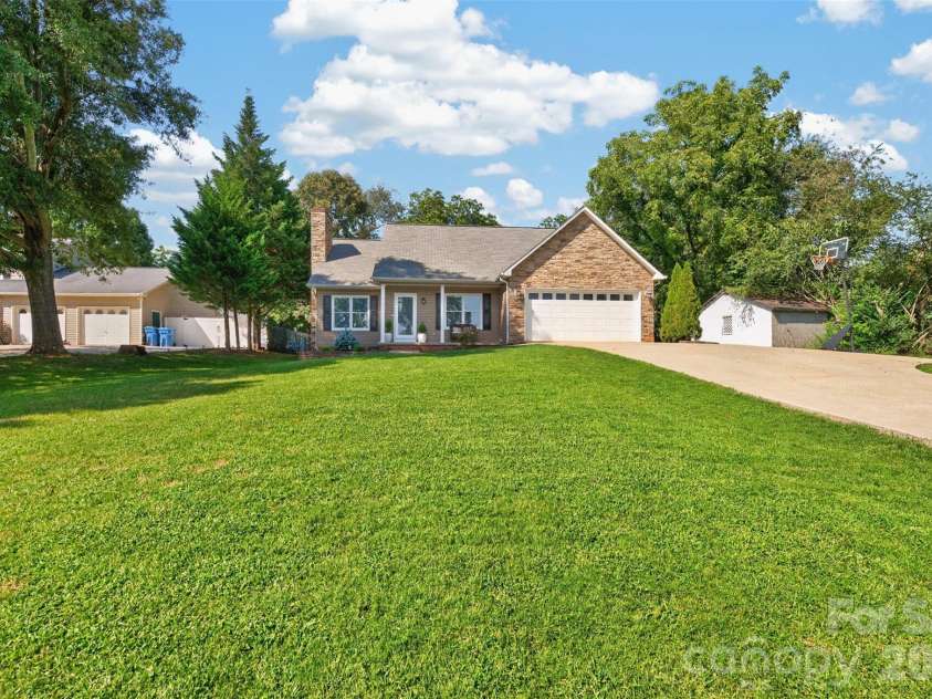 2 Hunters Creek Lane, Granite Falls, NC 28630.  MLS# CAR4420856, YatesRealty ID 53234. 