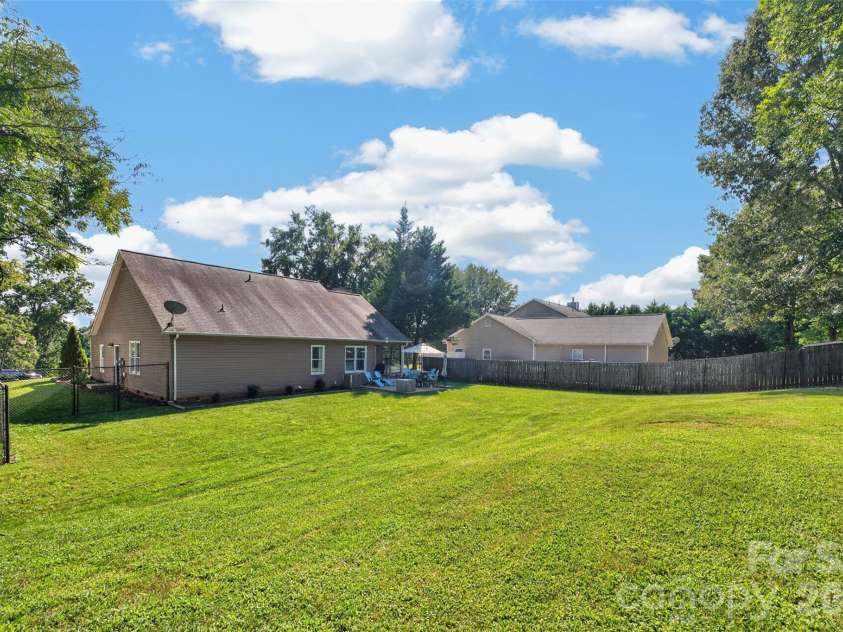 2 Hunters Creek Lane, Granite Falls, NC 28630.  MLS# CAR4420856, YatesRealty ID 53234. 