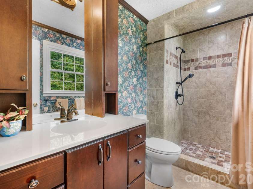 775 Miller Road, China Grove, NC 28023.  MLS# CAR4426567, YatesRealty ID 53236. Primary Bath