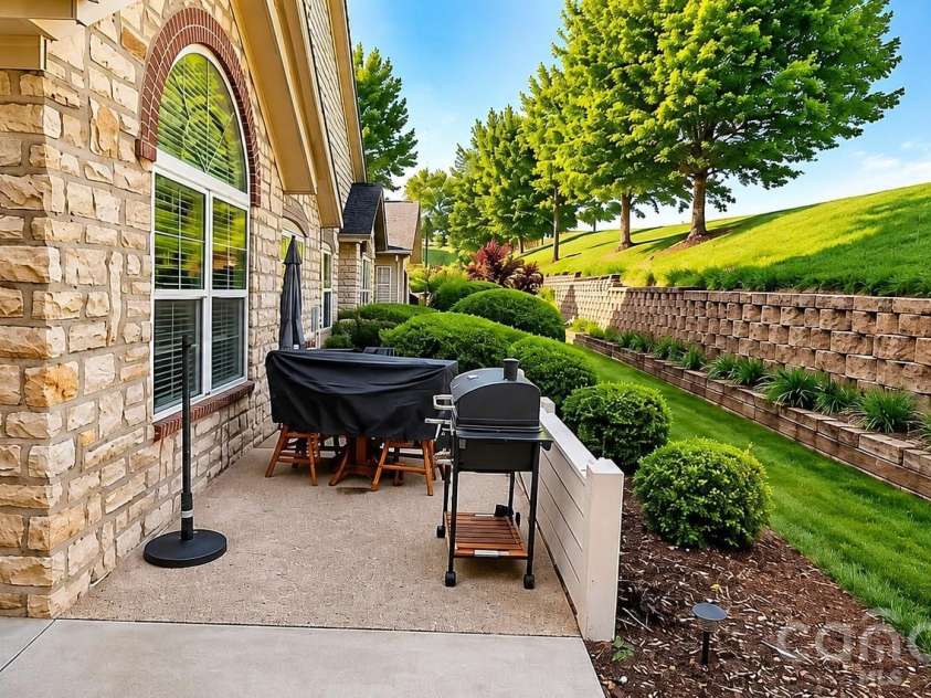 76 Mountain Meadow Circle, Weaverville, NC 28787.  MLS# CAR4428827, YatesRealty ID 53237. 