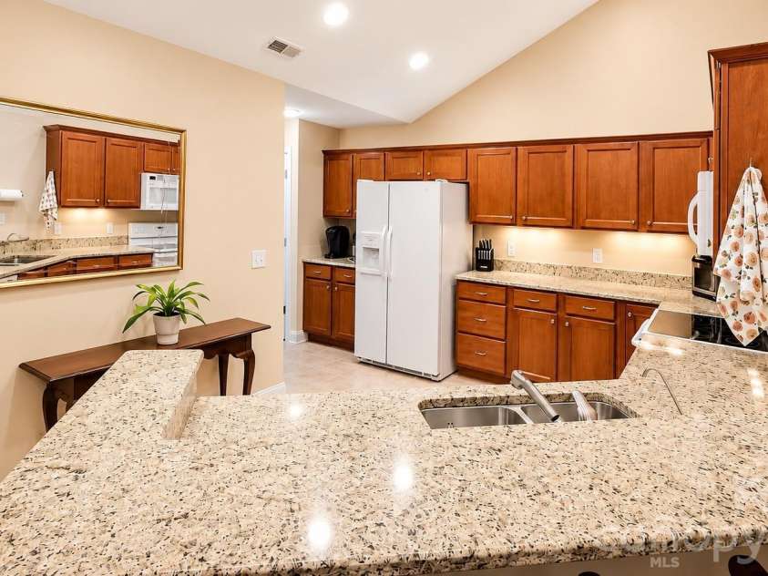 76 Mountain Meadow Circle, Weaverville, NC 28787.  MLS# CAR4428827, YatesRealty ID 53237. 