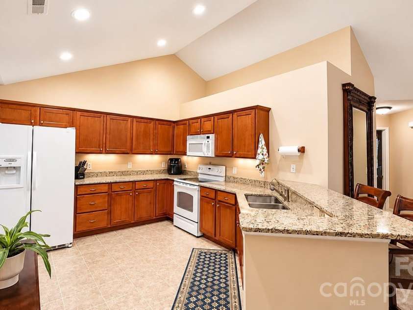 76 Mountain Meadow Circle, Weaverville, NC 28787.  MLS# CAR4428827, YatesRealty ID 53237. 
