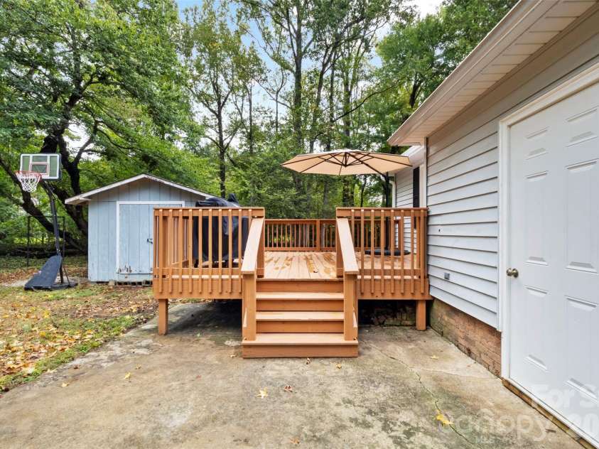 4012 Crestview Drive, Rock Hill, SC 29732.  MLS# CAR4421136, YatesRealty ID 53238. 