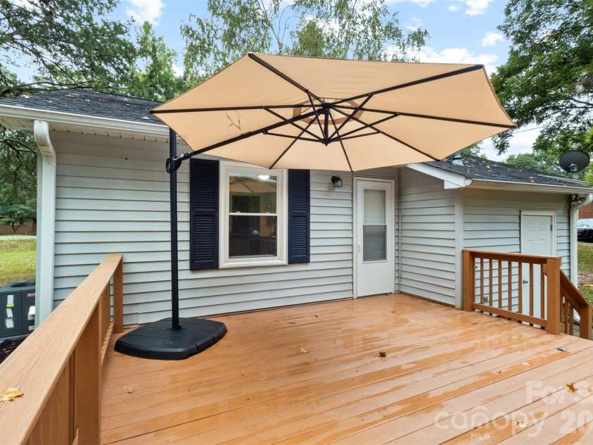 4012 Crestview Drive, Rock Hill, SC 29732.  MLS# CAR4421136, YatesRealty ID 53238. 