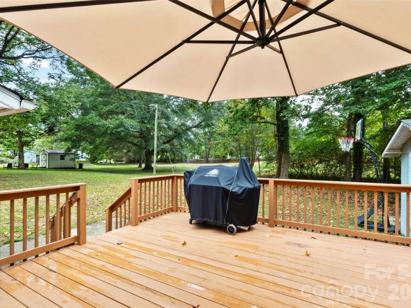 4012 Crestview Drive, Rock Hill, SC 29732.  MLS# CAR4421136, YatesRealty ID 53238. 