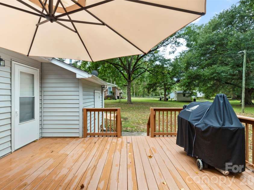 4012 Crestview Drive, Rock Hill, SC 29732.  MLS# CAR4421136, YatesRealty ID 53238. 