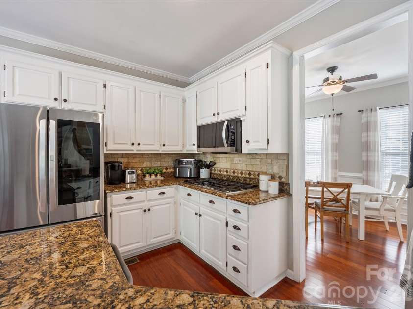 16919 Hampton Crossing Drive, Huntersville, NC 28078.  MLS# CAR4428164, YatesRealty ID 53239. 