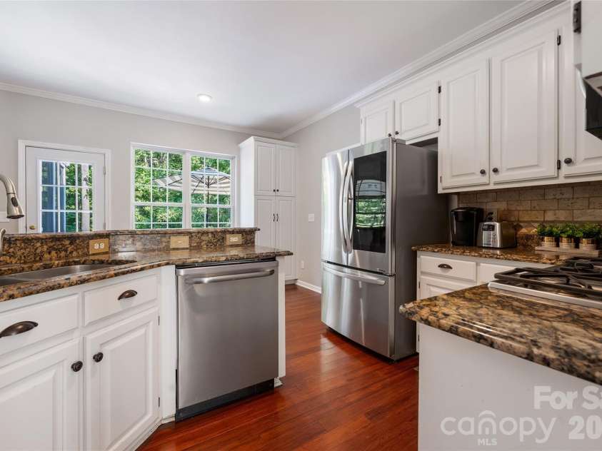 16919 Hampton Crossing Drive, Huntersville, NC 28078.  MLS# CAR4428164, YatesRealty ID 53239. 