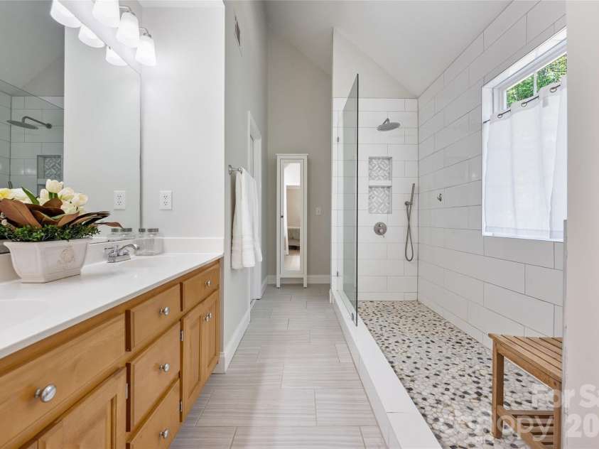16919 Hampton Crossing Drive, Huntersville, NC 28078.  MLS# CAR4428164, YatesRealty ID 53239. 