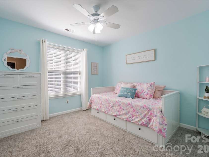 16919 Hampton Crossing Drive, Huntersville, NC 28078.  MLS# CAR4428164, YatesRealty ID 53239. 