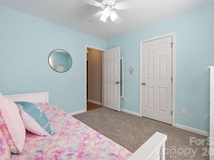 16919 Hampton Crossing Drive, Huntersville, NC 28078.  MLS# CAR4428164, YatesRealty ID 53239. 
