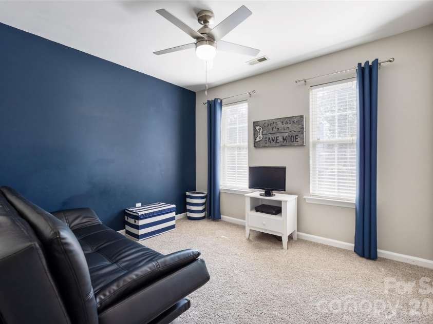 16919 Hampton Crossing Drive, Huntersville, NC 28078.  MLS# CAR4428164, YatesRealty ID 53239. 